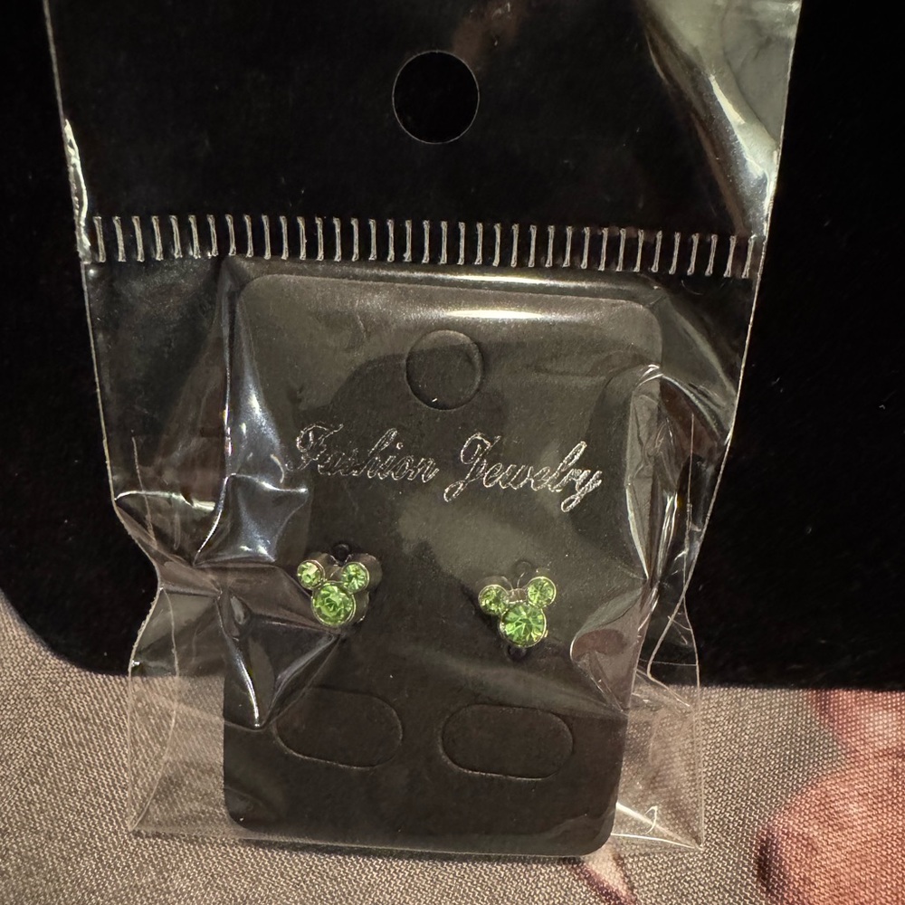 🎁🎁Mickey Mouse Disney August Green Crystal Stud Earrings - Brand New in Package🎁